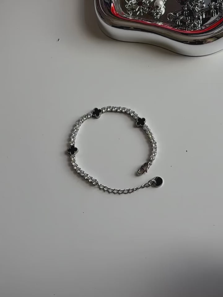 Noir Spark bracelet.